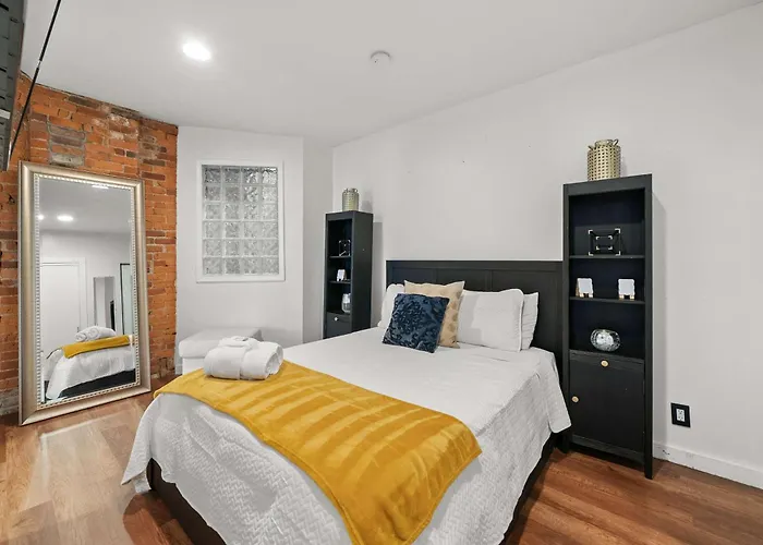 Short North Lounge - For 2 Columbus